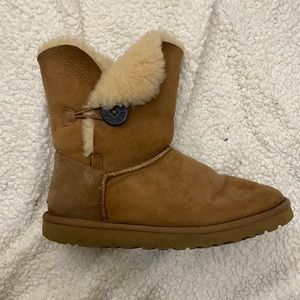 Bailey Button Ugg boots size 9